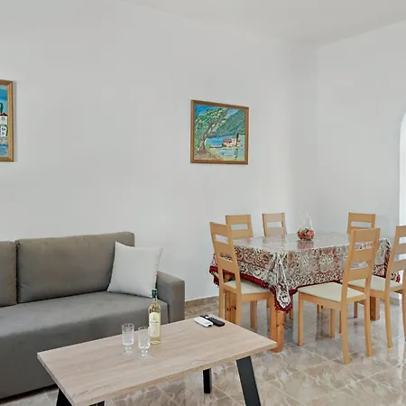 Holiday home Serenity House Asfendiou